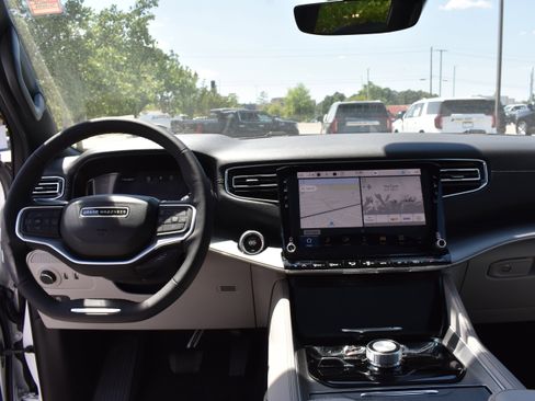 New 2026 Jeep Grand Wagoneer L Limited AWD/4WD image 39
