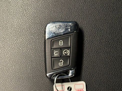 Used 2020 Volkswagen Atlas Cross Sport SEL image 18