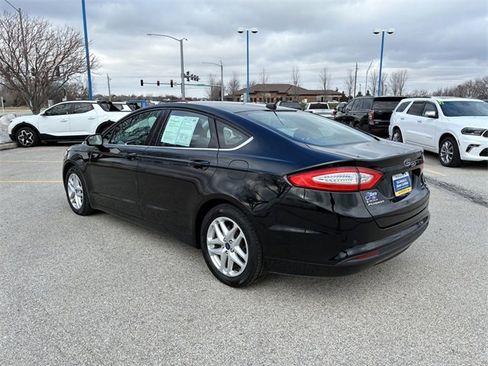 Used 2016 Ford Fusion SE image 7