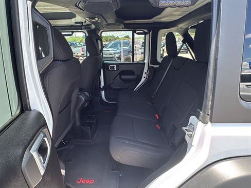 Used 2022 Jeep Wrangler Unlimited Sport AWD/4WD image 16