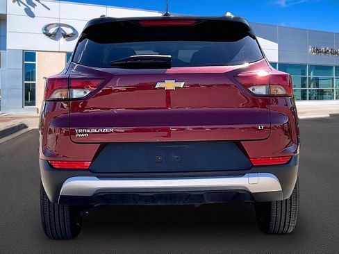 Used 2025 Chevrolet TrailBlazer LT AWD/4WD image 4