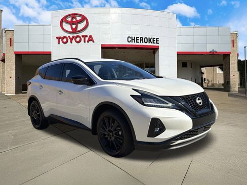 Used 2024 Nissan Murano SV w/ SV Midnight Edition Package image 3