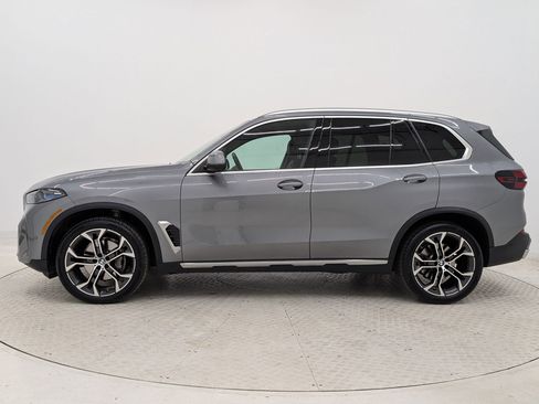 Certified 2024 BMW X5 xDrive40i w/ Premium Package image 2