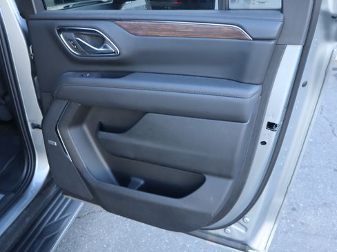 Used 2024 Chevrolet Suburban High Country w/ Advanced Technology Package image 38