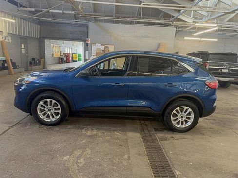 Used 2022 Ford Escape SE w/ Cold Weather Package AWD/4WD image 4