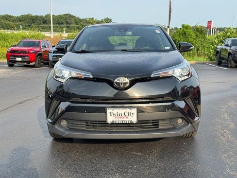 Used 2019 Toyota C-HR XLE FWD image 10