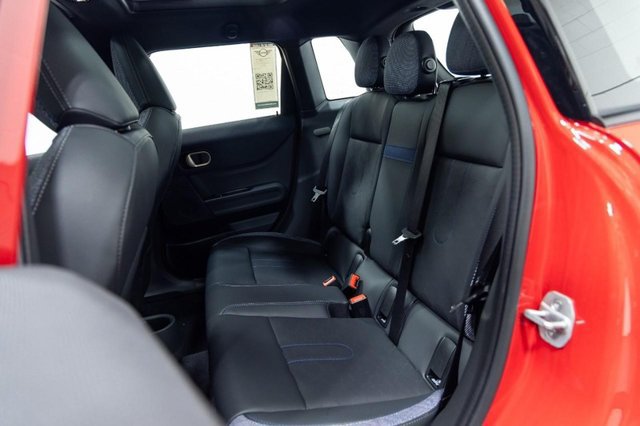 Certified 2026 MINI Cooper 4-Door Hardtop FWD image 21