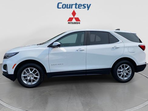 Used 2023 Chevrolet Equinox LT w/ Driver Convenience Package AWD/4WD image 2