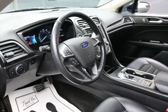 Used 2018 Ford Fusion SE w/ Equipment Group 201A FWD image 14
