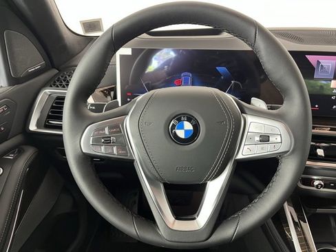 New 2026 BMW X7 xDrive40i w/ Premium Package image 12