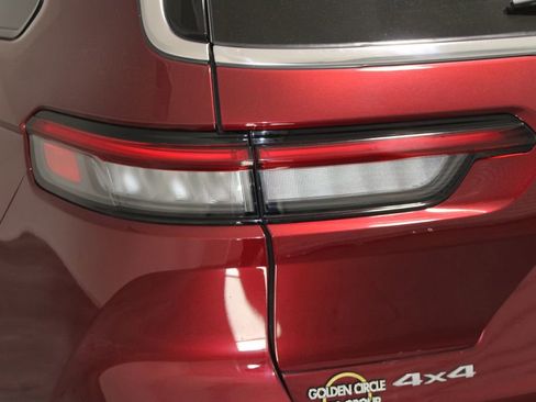 Used 2023 Jeep Grand Cherokee L Laredo image 55