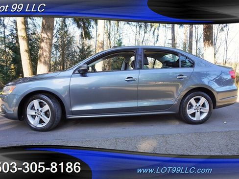 Used 2012 Volkswagen Jetta TDI FWD image 5