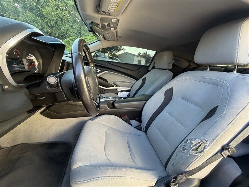 Used 2018 Chevrolet Camaro LT RWD image 11