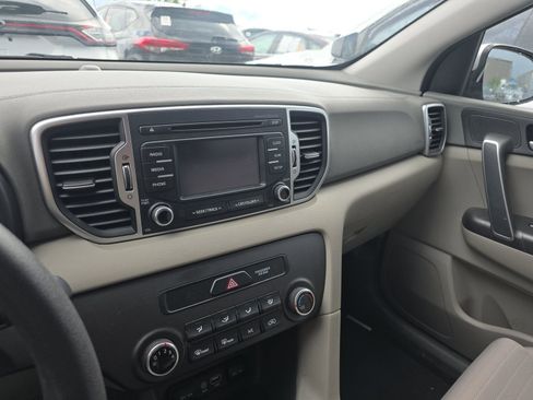 Used 2018 Kia Sportage LX FWD image 13