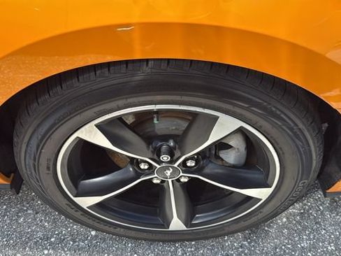 Used 2019 Ford Mustang Convertible RWD image 7
