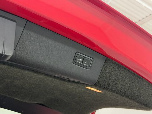 Used 2019 Bentley Bentayga AWD/4WD image 90