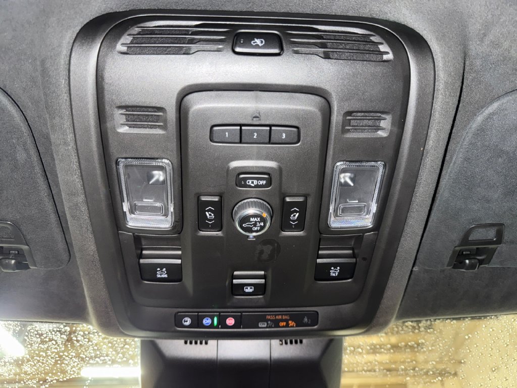 Used 2023 Cadillac Escalade V w/ LPO, ONYX Package AWD/4WD image 18