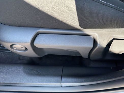 New 2026 Mitsubishi Outlander ES image 15