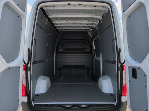 Used 2026 Mercedes-Benz Sprinter 2500 image 13