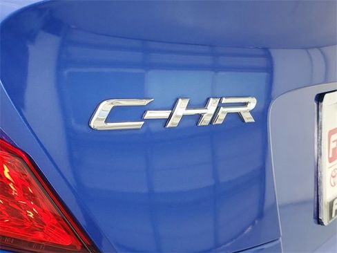 Used 2020 Toyota C-HR XLE image 8
