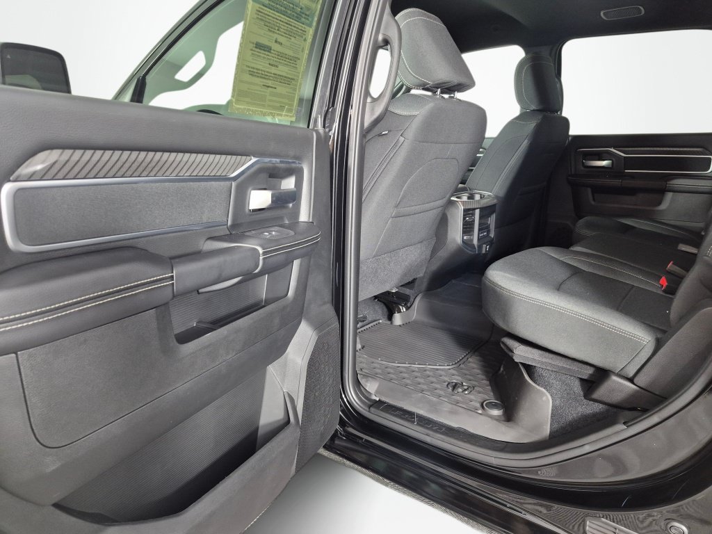 New 2026 RAM 2500 Big Horn AWD/4WD image 34