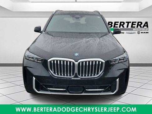 Used 2025 BMW X5 xDrive50e image 2