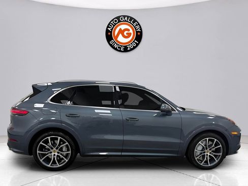 Used 2019 Porsche Cayenne Turbo AWD/4WD image 8
