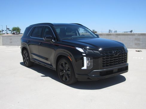 Used 2024 Hyundai Palisade XRT FWD image 2