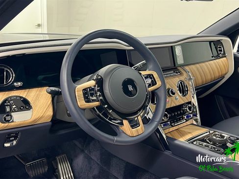 Used 2025 Rolls-Royce Cullinan image 9