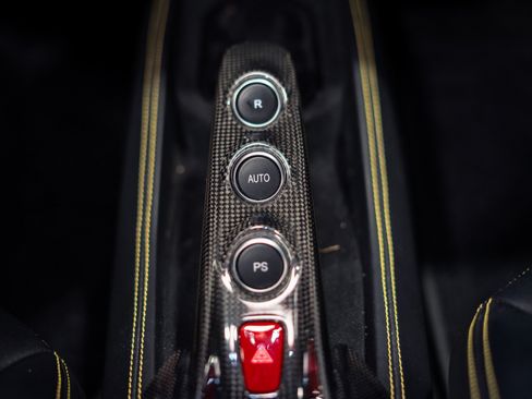 Used 2021 Ferrari F8 Tributo RWD image 11