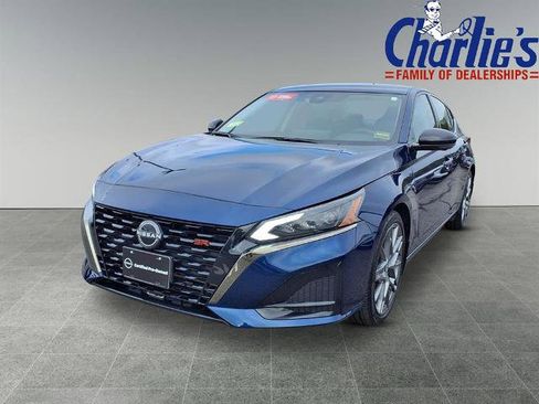 Certified 2024 Nissan Altima 2.0 SR FWD image 1