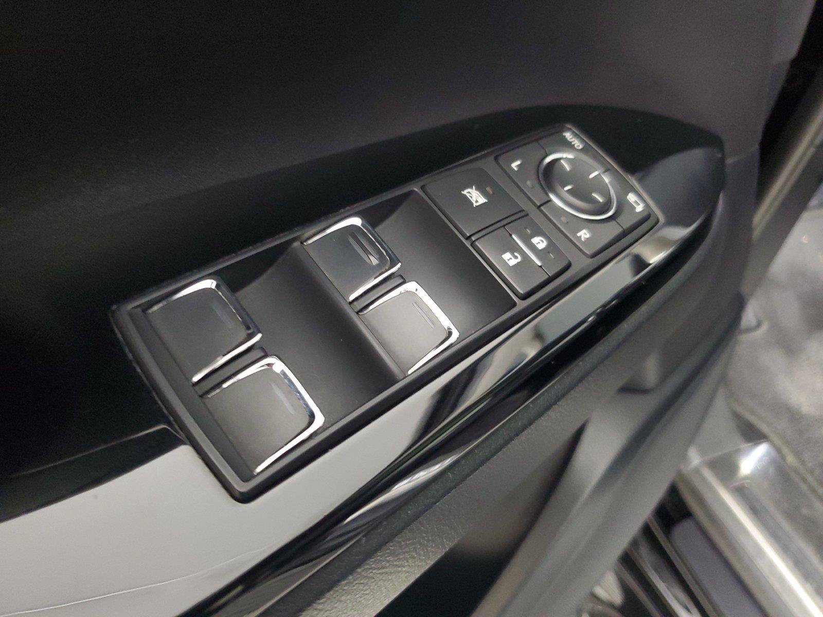 Used 2018 Lexus LX 570 4WD image 20