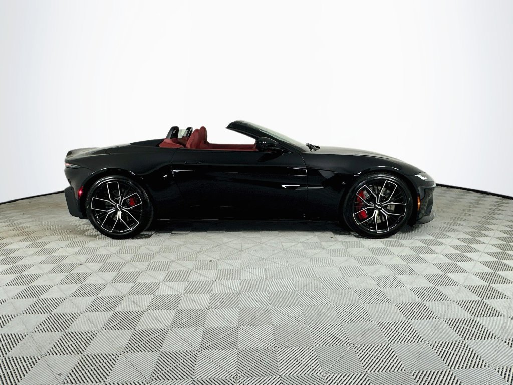 Used 2022 Aston Martin V8 Vantage Roadster RWD image 8
