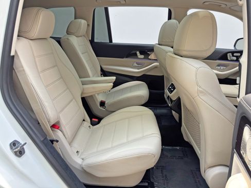 Used 2023 Mercedes-Benz GLS 450 4MATIC image 43