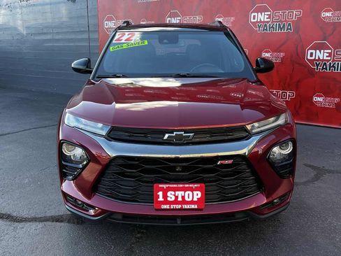 Used 2022 Chevrolet TrailBlazer RS w/ Sun and Liftgate Package FWD image 2