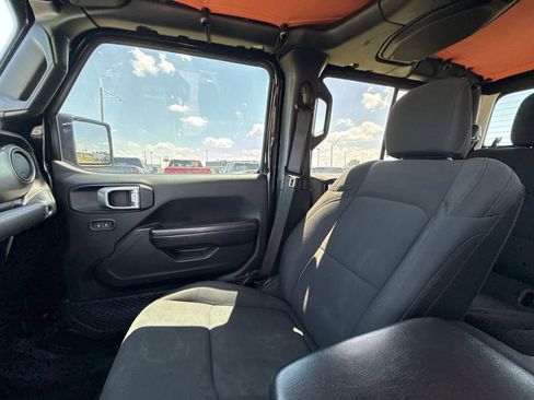 Used 2020 Jeep Gladiator Sport w/ Quick Order Package 24S AWD/4WD image 30