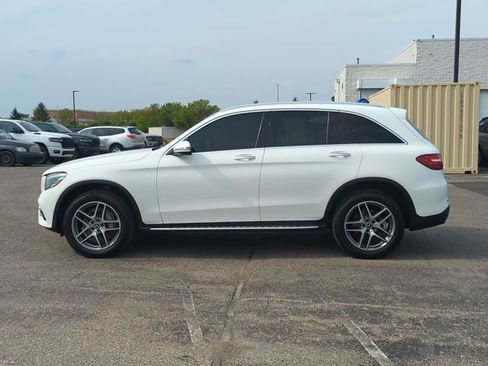 Used 2019 Mercedes-Benz GLC 300 4MATIC image 6