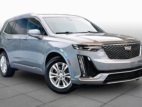 Used 2023 Cadillac XT6 Luxury FWD image 3
