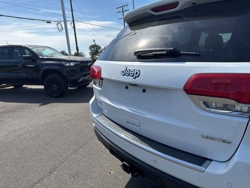 Used 2015 Jeep Grand Cherokee Limited w/ Trailer Tow Group IV AWD/4WD image 35