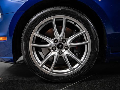 Used 2013 Ford Mustang GT Premium w/ Electronics Pkg RWD image 13