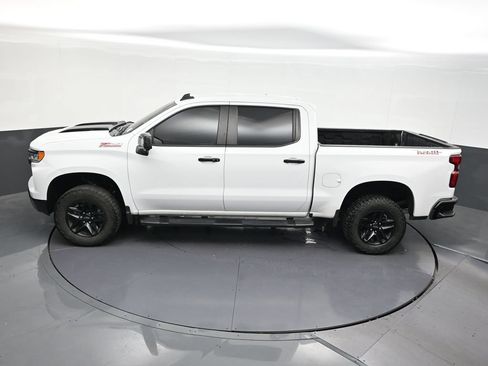 Used 2024 Chevrolet Silverado 1500 LT Trail Boss w/ LT Trail Boss Premium Package AWD/4WD image 17