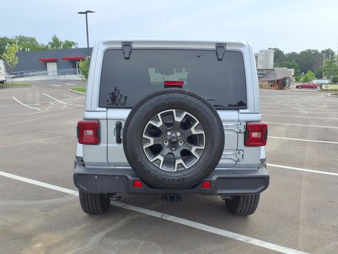Used 2024 Jeep Wrangler Unlimited Sahara w/ Technology Group AWD/4WD image 27
