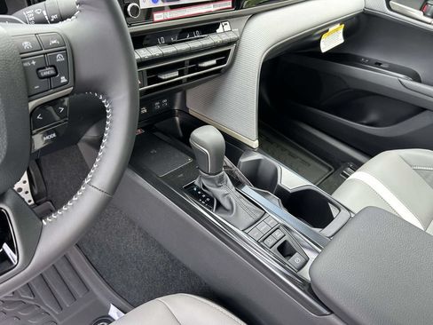 New 2026 Toyota Camry SE w/ Convenience Package FWD image 19