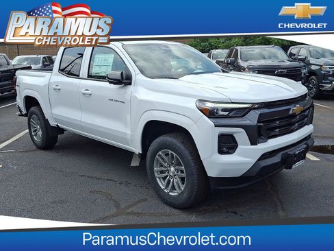 New 2025 Chevrolet Colorado LT w/ LT Convenience Package AWD/4WD image 1