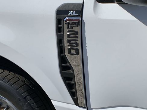 New 2026 Ford F250 XL w/ XL Chrome Package image 15