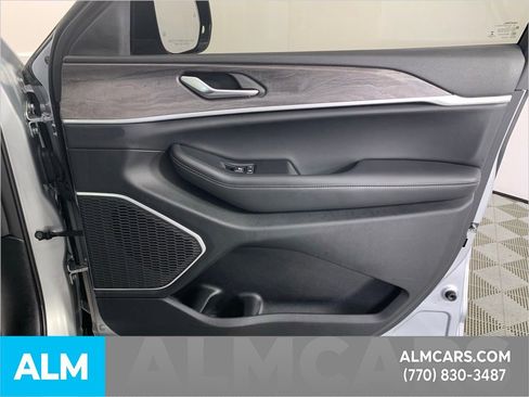 Used 2022 Jeep Grand Cherokee L Limited image 37