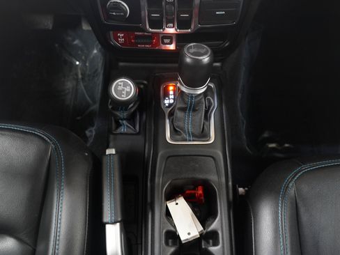 Used 2021 Jeep Wrangler Unlimited Rubicon 4xe w/ Steel Bumper Group image 17