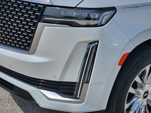 Certified 2024 Cadillac Escalade ESV Luxury RWD image 28