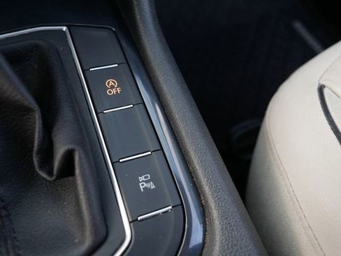 Used 2020 Volkswagen Tiguan SEL Premium R-Line w/ 3rd Row Seat Package image 31