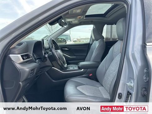 Used 2022 Toyota Highlander Bronze Edition image 10